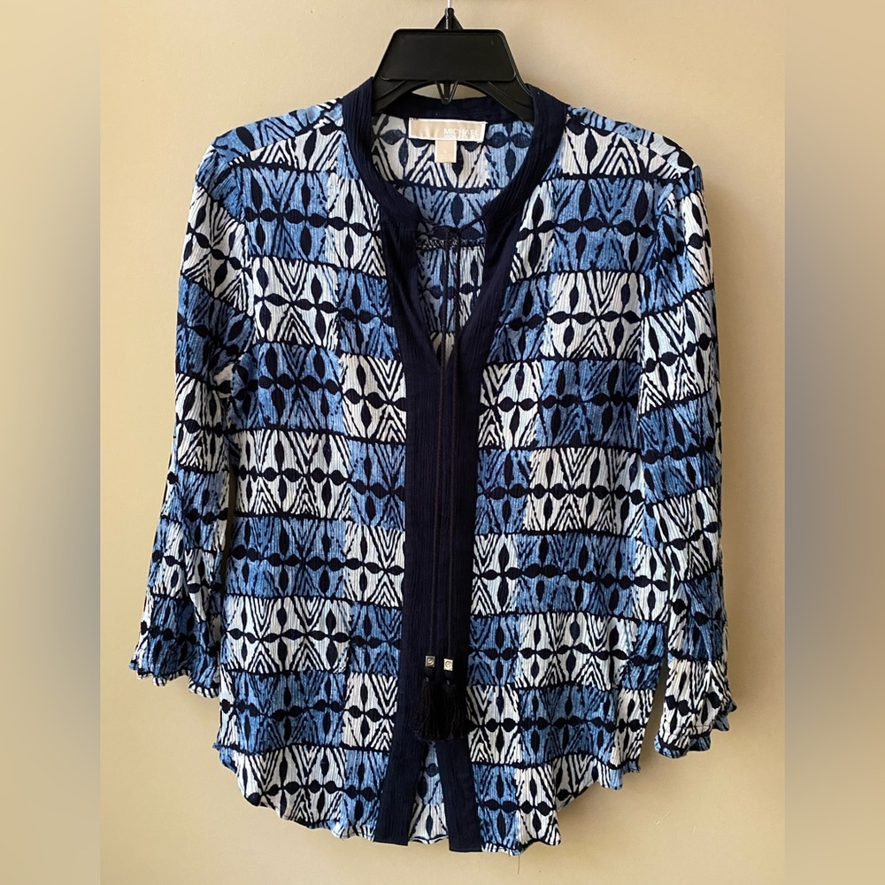 Women’s Michael Kors top in shades of blue. Size small. Great condition
